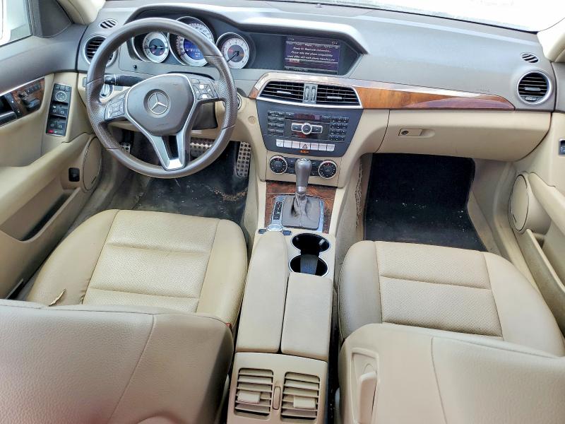 2013 Mercedes-benz C-klasse VIN WDDGF4HB4DG095496 COPART salvage auction — MECHANICAL, Tx - Certificate Of Title, sold $500 on 2026-08-06 (photo 8)
