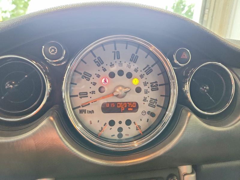 2007 Mini Cooper VIN WMWRH33517TL94283 COPART salvage auction — SIDE, Wi - Certificate Of Title, sold $1,350 on 2026-08-12 (photo 9)