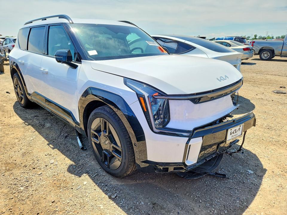 2026 Kia Ev9 VIN 5XYAEFS56TG005008 COPART salvage auction — FRONT END, IL - SALVAGE CERTIFICATE, sold $10,600 on 2026-08-27 (photo 4)