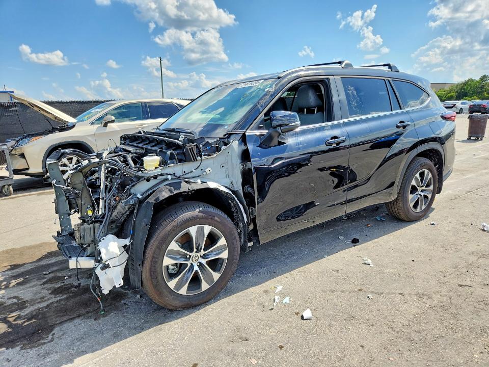 2025 Toyota Highlander VIN 5TDKDRAH4SS557578 COPART salvage auction — FRONT END, Fl - Certificate Of Title (P), sold $23,200 on 2026-07-30 (photo 1)