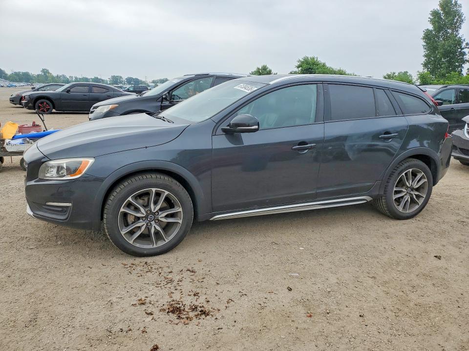 2015 Volvo V60 cross country VIN YV4612HM4F1000870 COPART salvage auction — REAR END, On - Permit No Brand - Unfit, sold $1,000 on 2026-08-04 (photo 1)
