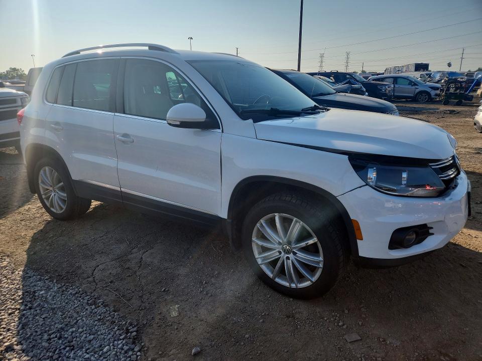 2013 Volkswagen Tiguan VIN WVGAV7AX4DW556403 COPART salvage auction — FRONT END, Il - Certificate Of Title, sold $550 on 2026-08-07 (photo 4)