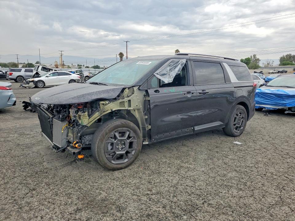2025 Kia Carnival VIN KNDNC5KA9S6038438 — COPART salvage auction photo