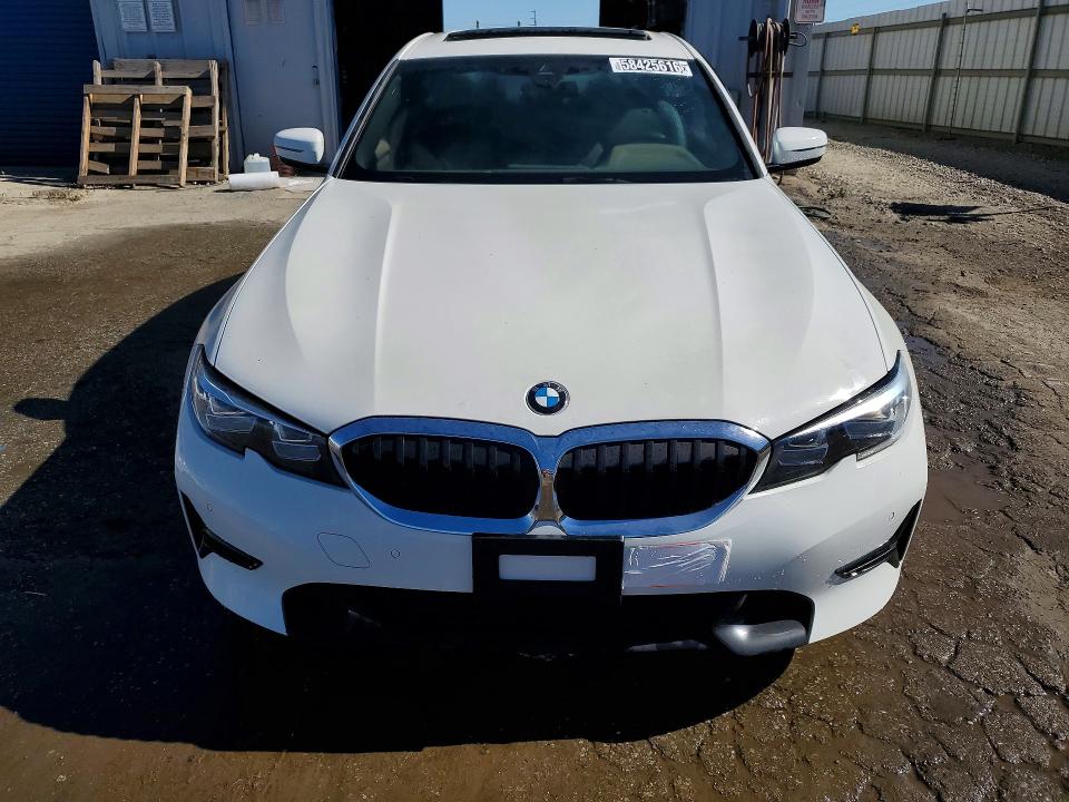 2020 BMW 3 series VIN 3MW5R1J07L8B12625 COPART salvage auction — MINOR DENT/SCRATCHES, CA - CERTIFICATE OF TITLE, sold $10,200 on 2026-08-12 (photo 5)