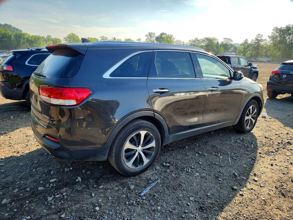 2017 Kia Sorento VIN 5XYPHDA11HG253646 COPART salvage auction — ENGINE BURN, Ny - Certificate Of Title, sold $450 on 2026-07-30 (photo 3)