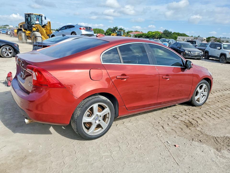 2013 Volvo S60 VIN YV1612FH8D2205019 COPART salvage auction — MINOR DENT/SCRATCHES, Fl - Certificate Of Title, sold $500 on 2026-08-18 (photo 3)