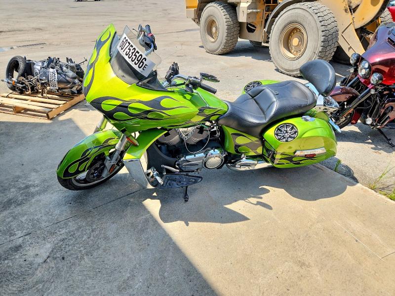 2013 Victory Cross country VIN 5VPDW36N3D3024786 COPART salvage auction — ROLLOVER, Pa - Certificate Of Salvage, sold $2,100 on 2026-07-23 (photo 3)