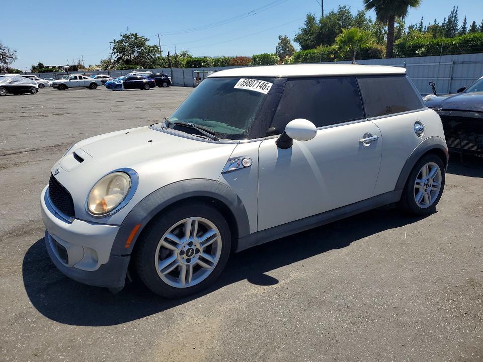 2011 Mini Cooper VIN WMWSV3C54BTY11978 COPART salvage auction — SIDE, CA - SALVAGE CERTIFICATE, sold $825 on 2026-07-14 (photo 1)