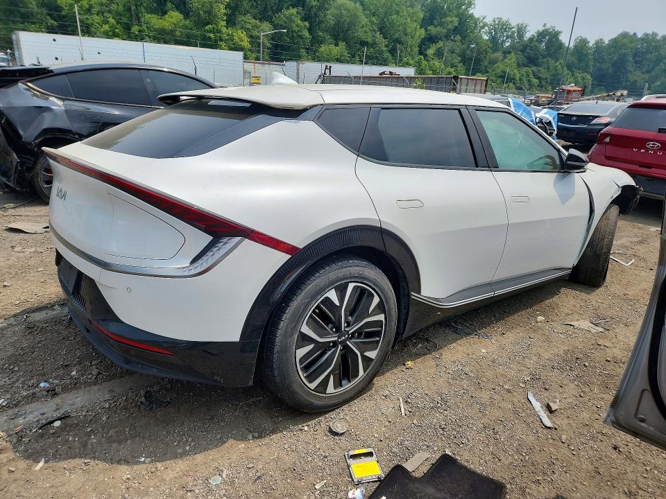 2024 Kia Ev6 VIN KNDC3DLC3R5618043 COPART salvage auction — FRONT END, Fl - Certificate Of Destruction, sold $3,600 on 2026-07-28 (photo 3)