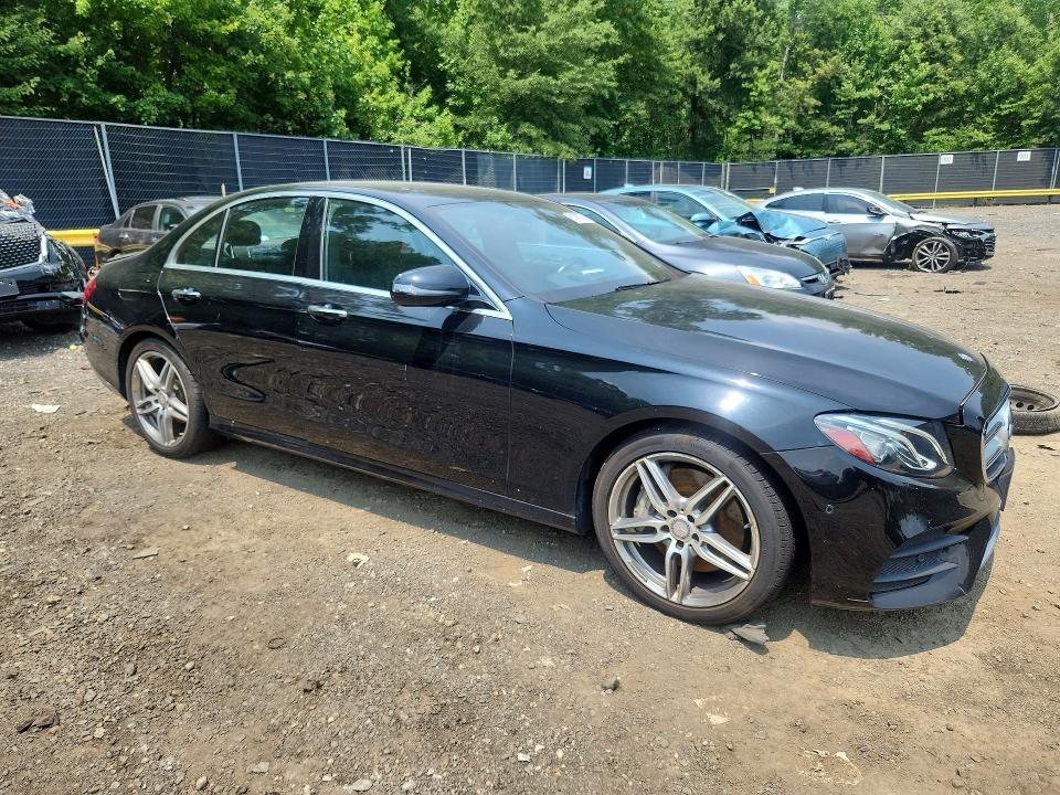 2017 Mercedes-benz E-klasse VIN WDDZF4KB7HA078010 COPART salvage auction — WATER/FLOOD, Md - Cert Of Salvage > 75% Damage, sold $5,200 on 2026-08-07 (photo 4)