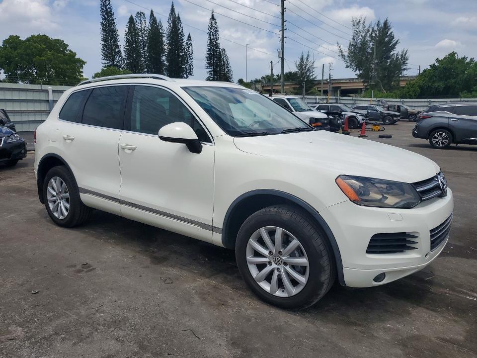 2011 Volkswagen Touareg VIN WVGFF9BP5BD002471 COPART salvage auction — MINOR DENT/SCRATCHES, Nj - Cert Of Title-Salvage (P), sold $450 on 2026-07-29 (photo 4)