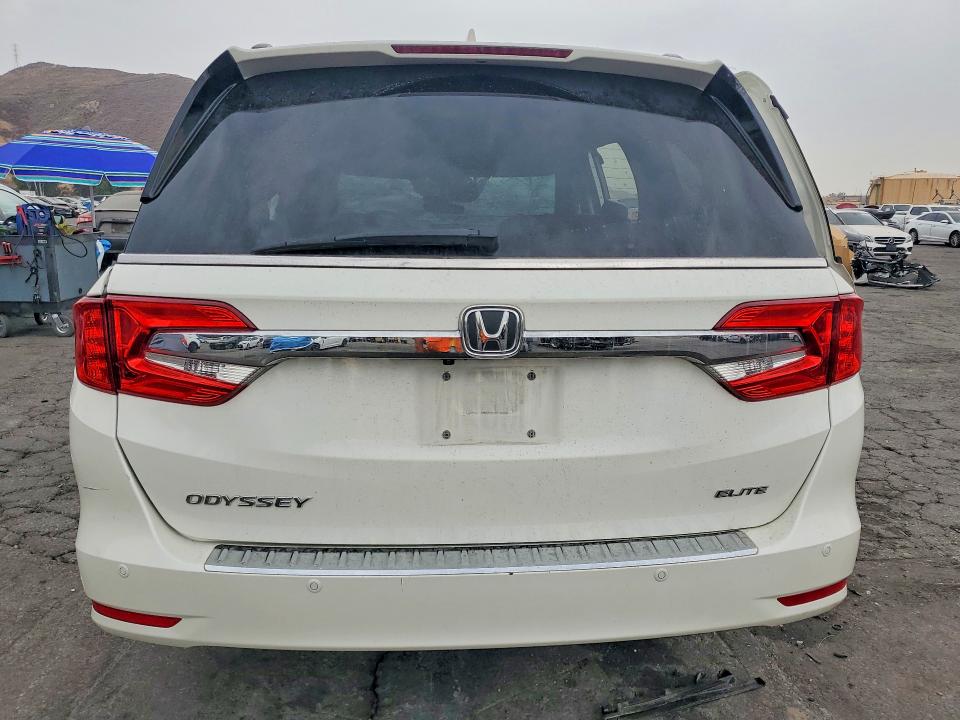 2018 Honda Odyssey VIN 5FNRL6H92JB112046 COPART salvage auction — ROLLOVER, Ca - Salvage Certificate, sold $600 on 2026-07-30 (photo 6)