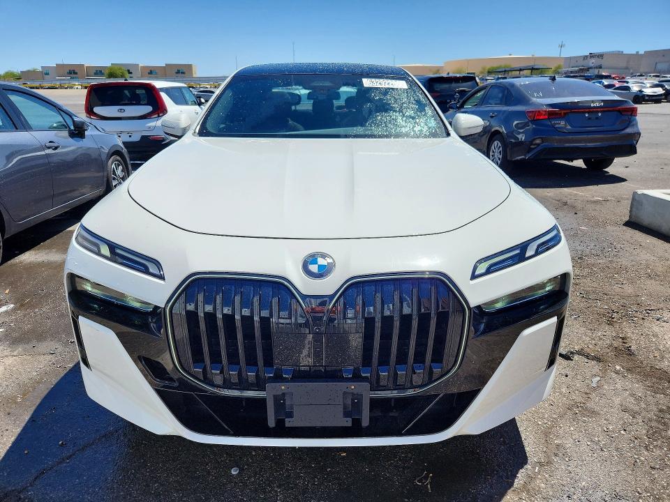 2026 BMW 7 series VIN WBA23EH08TCW38336 COPART salvage auction — REAR END, NM - CERTIFICATE OF TITLE (P), sold $48,500 on 2026-08-05 (photo 5)