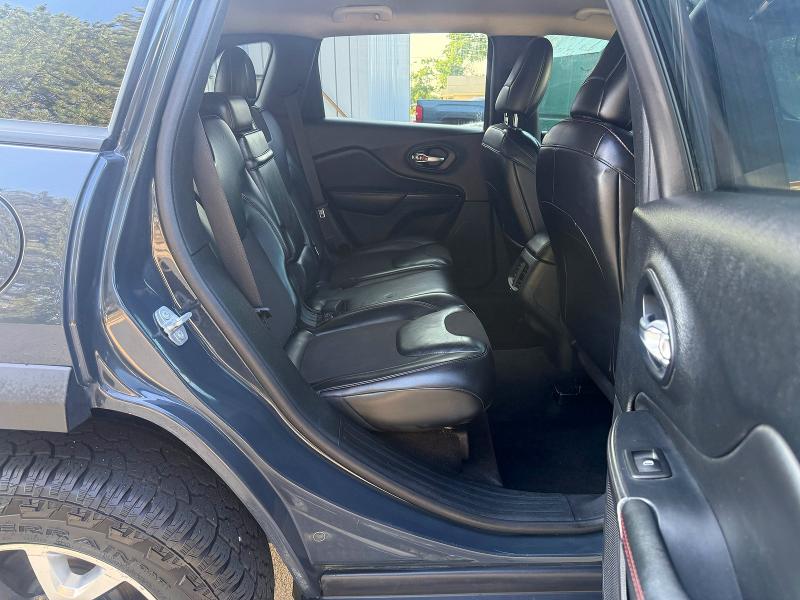 2017 Jeep Cherokee VIN 1C4PJMBS6HW500108 COPART salvage auction — NORMAL WEAR, ME - CERTIFICATE OF TITLE (P), sold $3,800 on 2026-07-31 (photo 6)