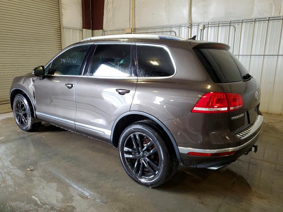2015 Volkswagen Touareg VIN WVGEF9BP8FD006824 COPART salvage auction — FRONT END, MN - CERTIFICATE OF TITLE (P), sold $1,000 on 2026-07-29 (photo 2)