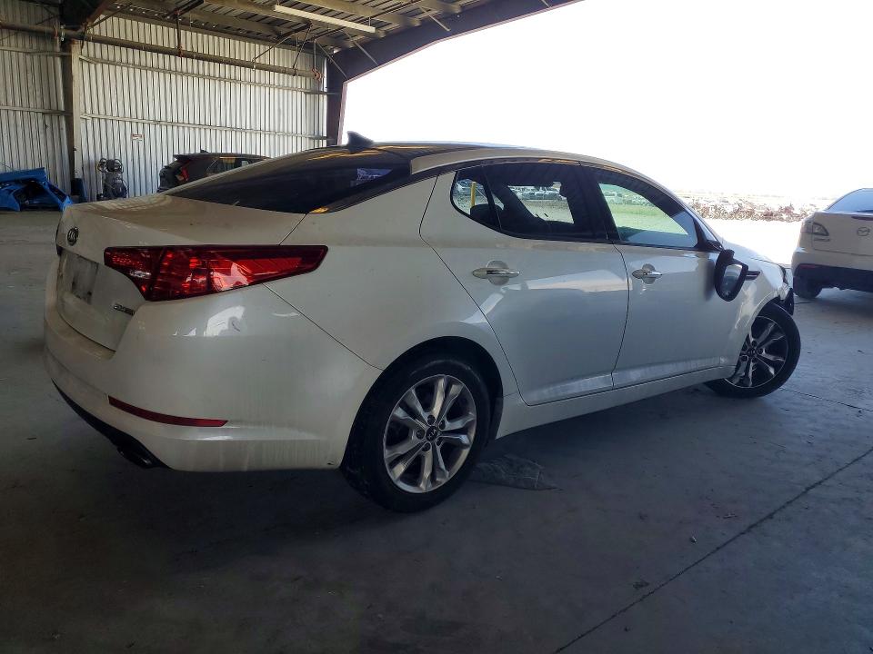 2011 Kia Optima VIN KNAGN4A78B5063661 COPART salvage auction — FRONT END, CA - SALVAGE CERTIFICATE, sold $675 on 2026-07-13 (photo 3)