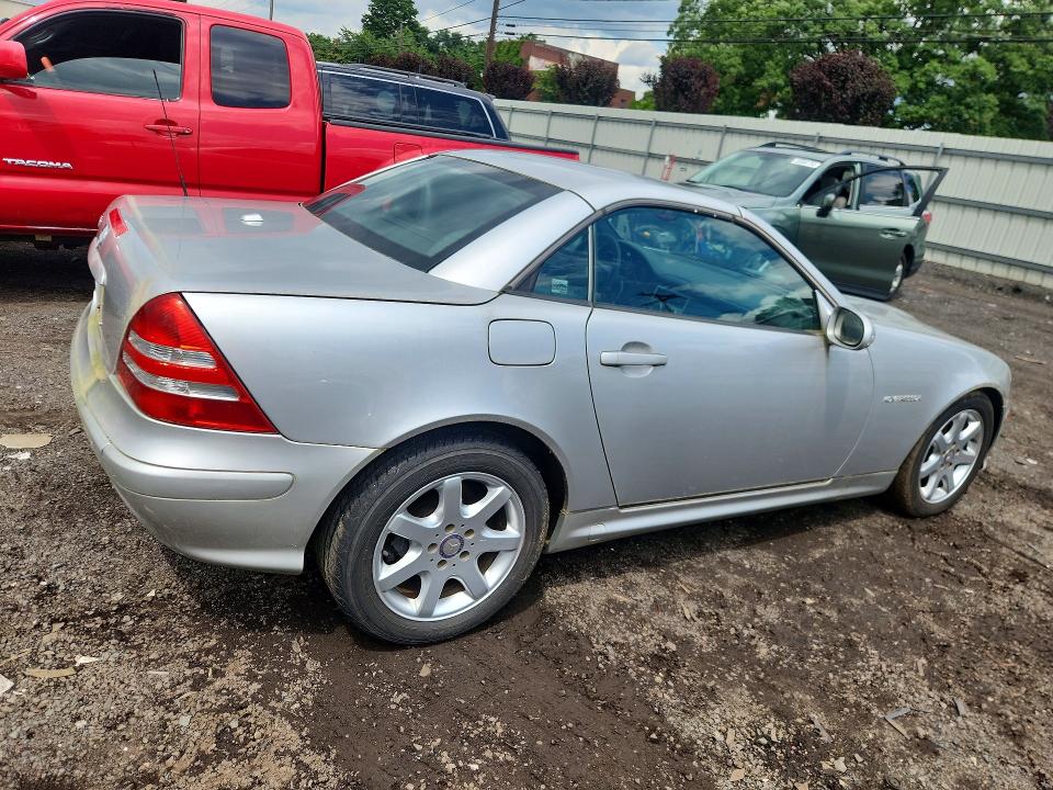 2001 Mercedes-benz Slk-class VIN WDBKK49F21F176627 COPART salvage auction — MECHANICAL, Ct - Bill Of Sale, sold $475 on 2026-07-31 (photo 3)
