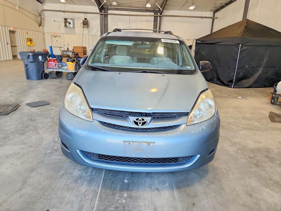 2007 Toyota Sienna VIN 5TDZK23C77S079953 COPART salvage auction — MINOR DENT/SCRATCHES, SC - DEALER ONLY CLEAN TITLE, sold $350 on 2026-07-27 (photo 5)
