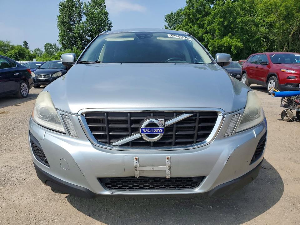 2012 Volvo Xc60 VIN YV4902DZ5C2296473 COPART salvage auction — SIDE, On - Permit No Brand - Unfit, sold $575 on 2026-08-13 (photo 5)