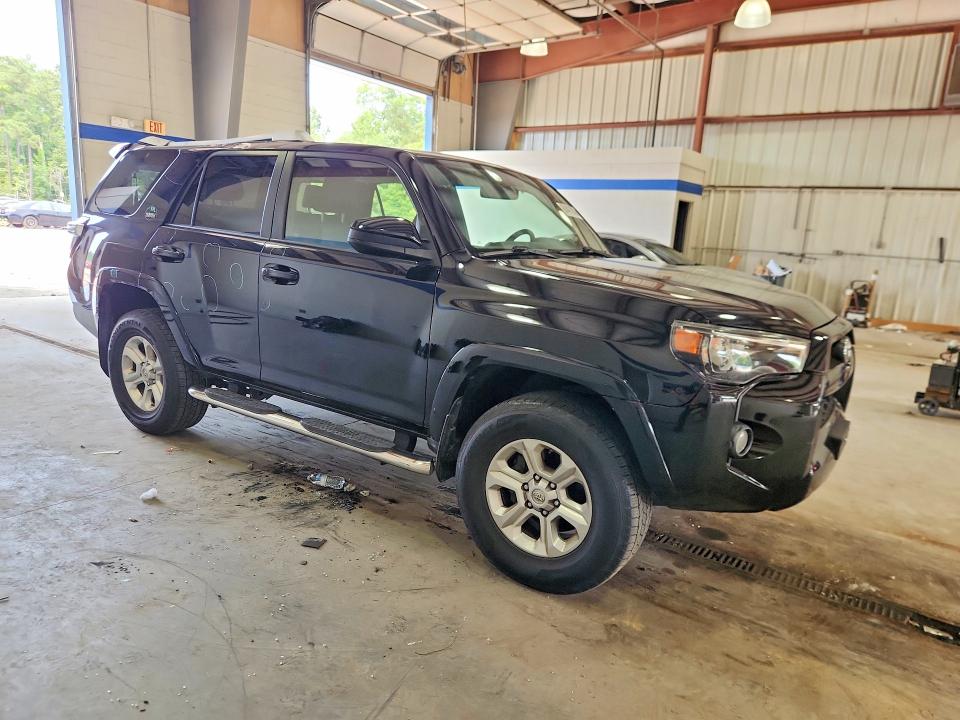 2017 Toyota 4runner VIN JTEBU5JR6H5452696 COPART salvage auction — MINOR DENT/SCRATCHES, Va - Cert Of Title - Salvage, sold $9,200 on 2026-07-31 (photo 4)