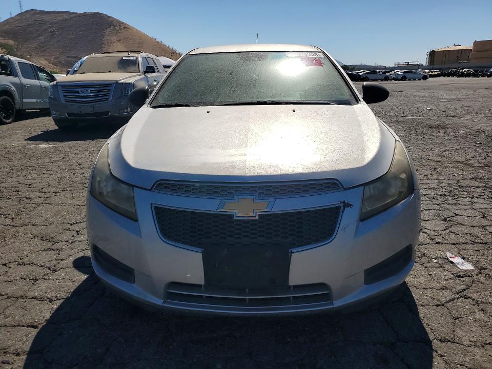 2014 Chevrolet Cruze VIN 1G1PA5SG8E7256199 COPART salvage auction — MINOR DENT/SCRATCHES, Ca - Dis/Dlr/Exp Only Clean Title, sold $900 on 2026-07-16 (photo 5)