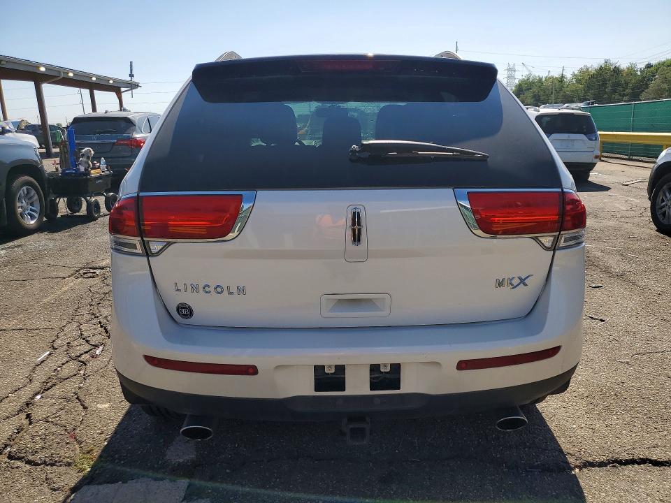 2011 Lincoln Mkx VIN 2LMDJ6JK7BBJ23409 COPART salvage auction — HAIL, Co - Certificate Of Title, sold $1,850 on 2026-08-01 (photo 6)