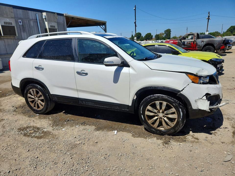 2011 Kia Sorento VIN 5XYKU4A22BG043353 COPART salvage auction — FRONT END, CA - SALVAGE CERTIFICATE, sold $600 on 2026-07-23 (photo 4)