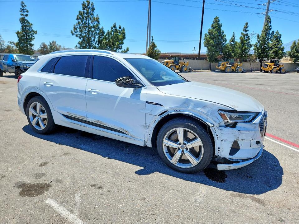2019 Audi E-tron VIN WA1LAAGE6KB005397 COPART salvage auction — FRONT END, CA - SALVAGE CERTIFICATE, sold $13,200 on 2026-07-23 (photo 4)