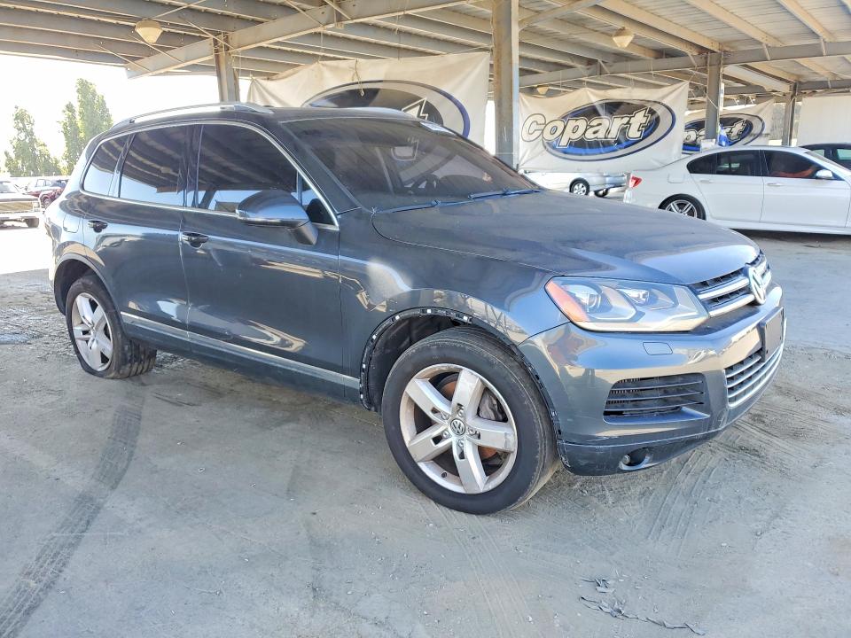 2012 Volkswagen Touareg VIN WVGEK9BP9CD007231 COPART salvage auction — MECHANICAL, Ca - Dis/Dlr/Exp Only Clean Title (P), sold $1,200 on 2026-07-28 (photo 4)