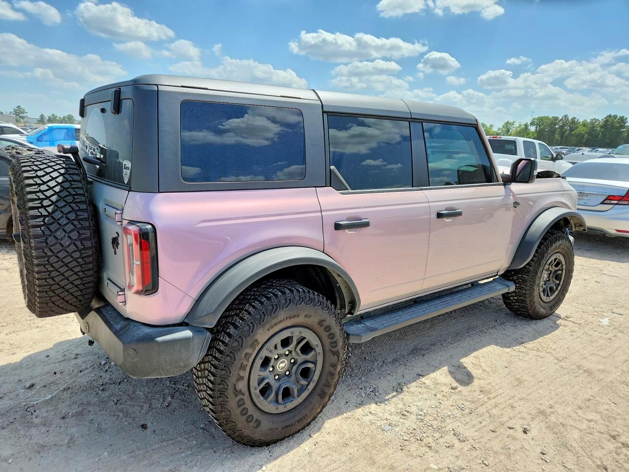 2024 Ford Bronco VIN 1FMEE2BP7RLB14971 COPART salvage auction — Front End, Sv - Salvage Title, sold $20,000 on 2026-09-25 (photo 3)
