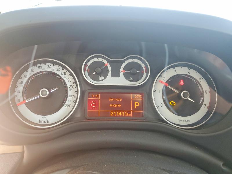 2015 Fiat 500l VIN ZFBCFACH0FZ034255 COPART salvage auction — MINOR DENT/SCRATCHES, On - Permit No Brand - Unfit, sold $450 on 2026-08-05 (photo 9)