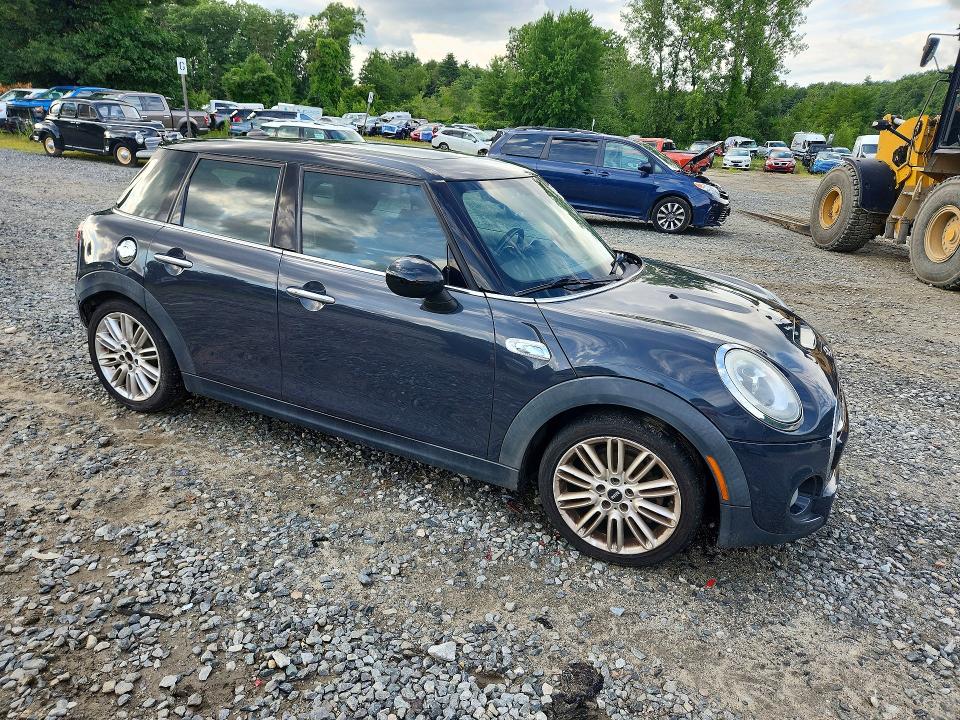 2015 Mini Cooper VIN WMWXU3C59F2B57552 COPART salvage auction — MINOR DENT/SCRATCHES, TN - CERTIFICATE OF TITLE (P), sold $2,250 on 2026-08-10 (photo 4)