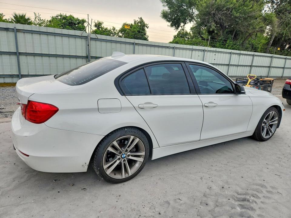 2013 BMW 3er VIN WBA3A5C51DF350512 COPART salvage auction — FRONT END, Tx - Salvage Vehicle Title, sold $3,750 on 2026-08-04 (photo 3)