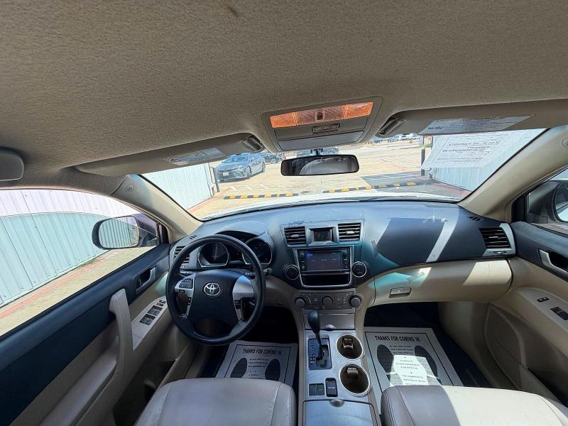 2013 Toyota Highlander VIN 5TDZK3EH0DS096099 COPART salvage auction — MINOR DENT/SCRATCHES, TX - CERTIFICATE OF TITLE (P), sold $1,450 on 2026-07-27 (photo 9)