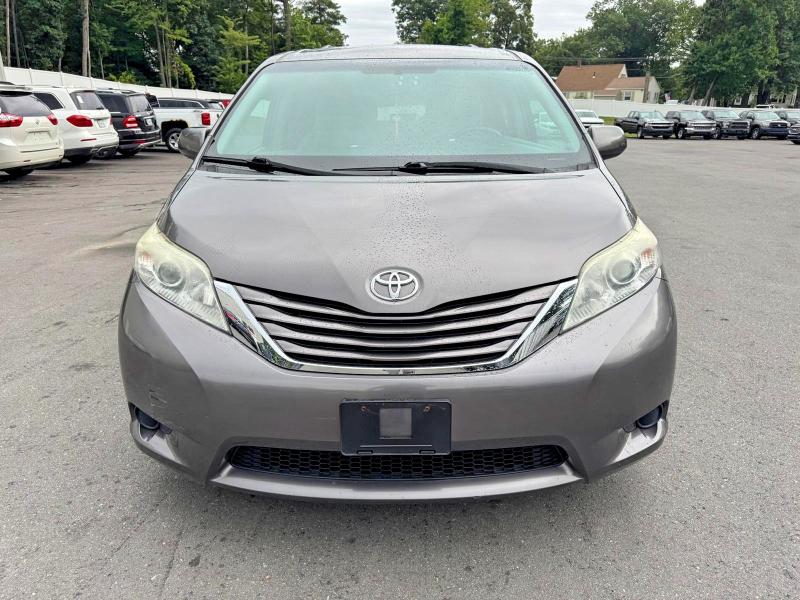 2017 Toyota Sienna VIN 5TDKZ3DC2HS788793 COPART salvage auction — MINOR DENT/SCRATCHES, Ma - Certificate Of Title, sold $1,250 on 2026-07-30 (photo 5)