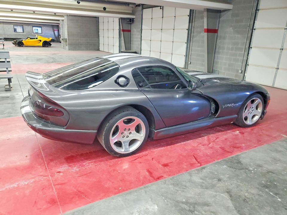 2002 Dodge Viper VIN 1B3ER69E22V101089 COPART salvage auction — MINOR DENT/SCRATCHES, Ky - Certificate Of Title, sold $39,000 on 2026-07-20 (photo 3)