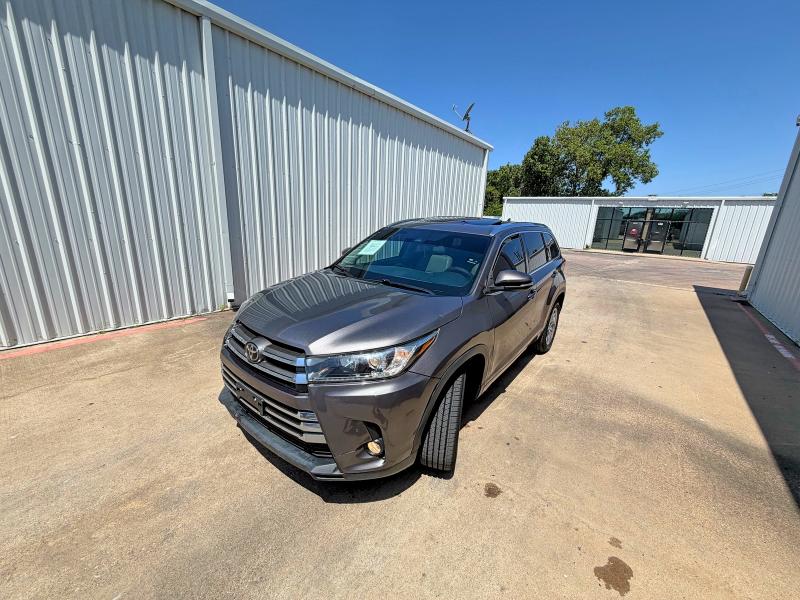 2017 Toyota Highlander VIN 5TDYZRFH0HS188103 COPART salvage auction — MINOR DENT/SCRATCHES, Ms - Certificate Of Title (P), sold $13,500 on 2026-07-23 (photo 2)