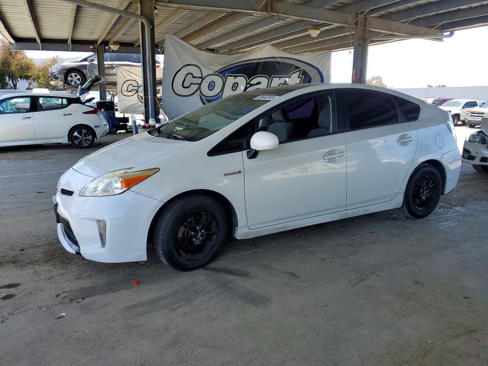 2015 Toyota Prius VIN JTDKN3DU6F1927578 COPART salvage auction — REAR END, CA - SALVAGE CERTIFICATE, sold $2,750 on 2026-07-14 (photo 1)