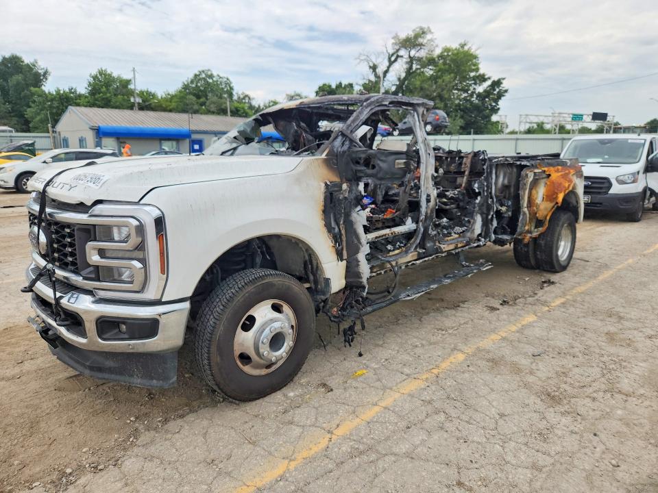 2025 Ford F-350 super duty VIN 1FT8W3DM0SEC23239 — COPART salvage auction photo