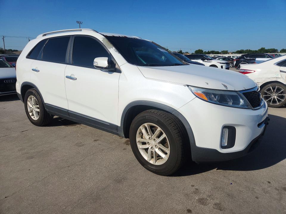 2014 Kia Sorento VIN 5XYKT3A66EG475738 COPART salvage auction — MINOR DENT/SCRATCHES, Tx - Certificate Of Title (P), sold $900 on 2026-07-18 (photo 4)