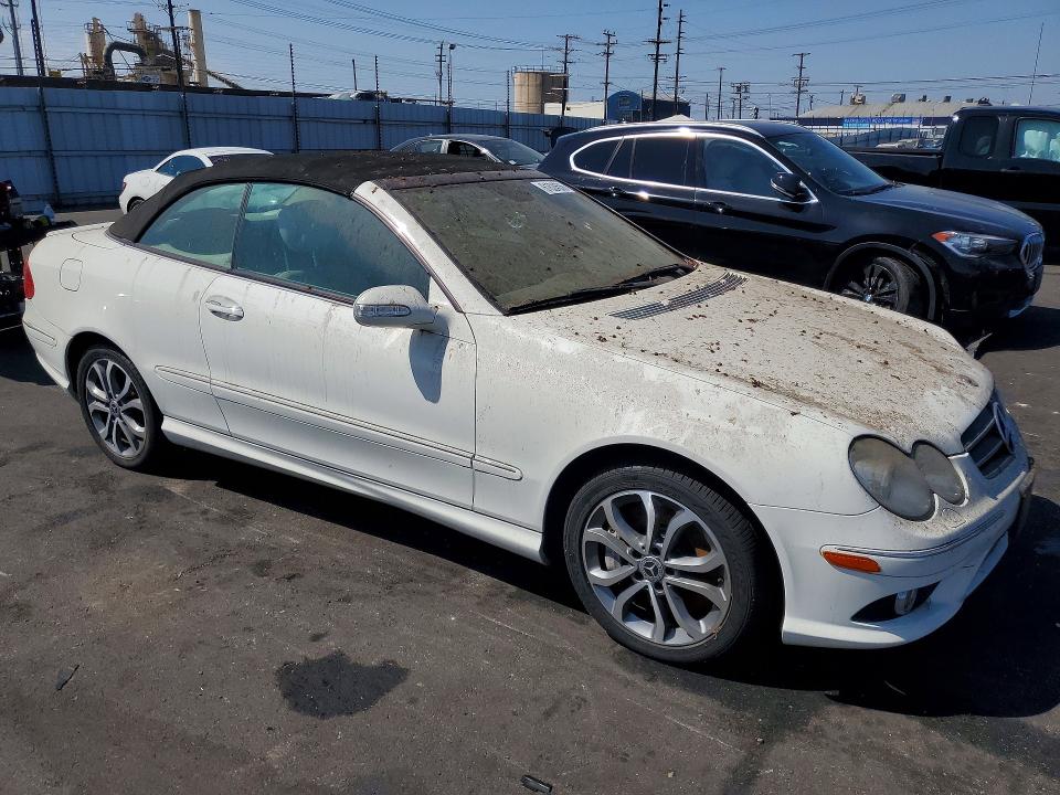 2007 Mercedes-benz Clk-klasse VIN WDBTK72F27T082807 COPART salvage auction — MINOR DENT/SCRATCHES, CA - DIS/DLR/EXP ONLY CLEAN TITLE, sold $650 on 2026-07-22 (photo 4)