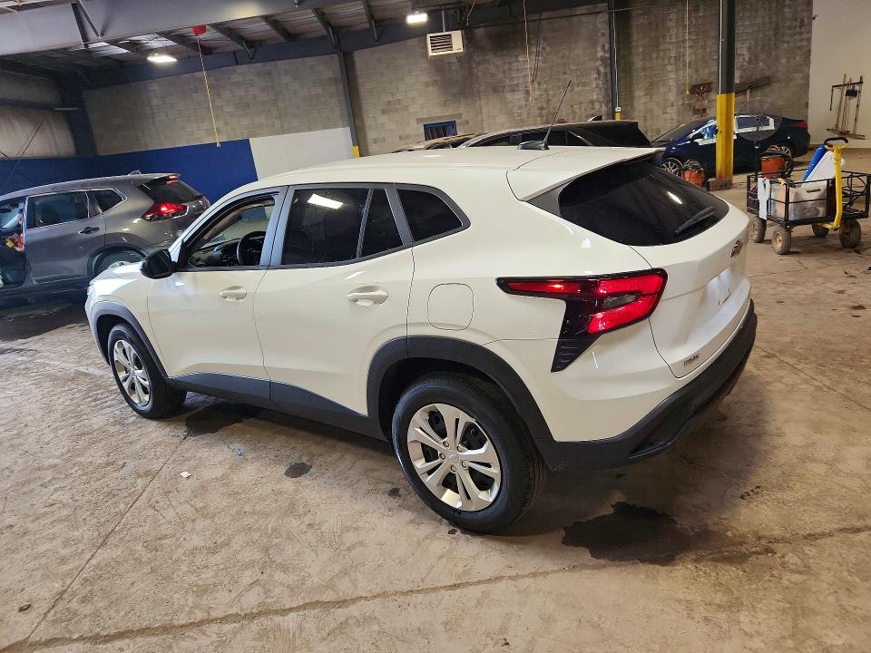 2026 Chevrolet Trax VIN KL77LFEP5TC092110 COPART salvage auction — SIDE, PA - CERT OF TITLE, sold $11,300 on 2026-07-28 (photo 2)