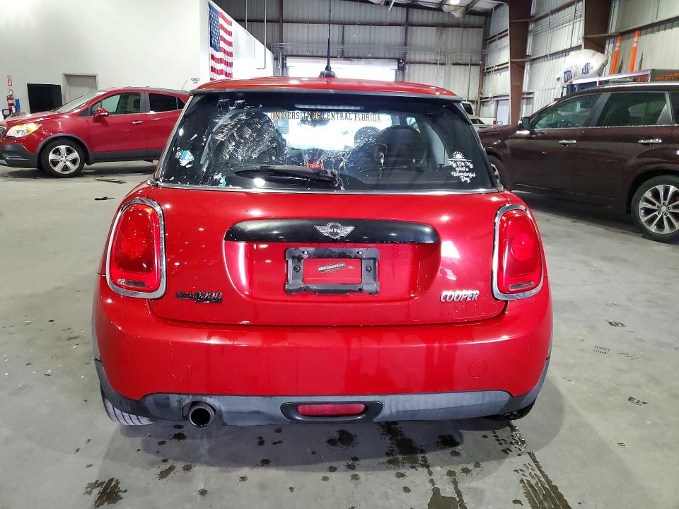 2016 Mini Cooper VIN WMWXP5C52G2D14701 COPART salvage auction — MINOR DENT/SCRATCHES, Fl - Certificate Of Title (P), sold $3,150 on 2026-07-29 (photo 6)