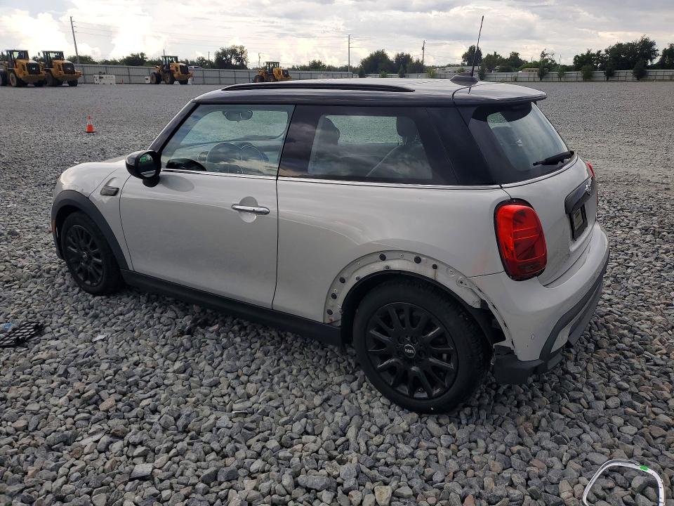 2022 Mini Cooper VIN WMW33DH04N2P90864 COPART salvage auction — SIDE, Fl - Cert Of Ttl-Rebuilt&Slvg Rbld, sold $10,100 on 2026-08-07 (photo 2)