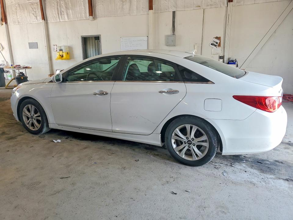 2011 Hyundai Sonata VIN 5NPEC4AC5BH118645 COPART salvage auction — NORMAL WEAR, Ky - Certificate Of Title, sold $800 on 2026-07-27 (photo 2)