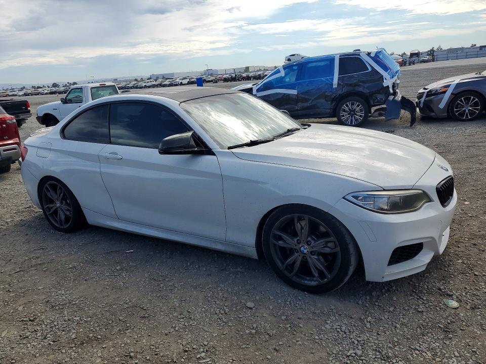 2016 BMW M2 VIN WBA1J7C5XGV289898 COPART salvage auction — MINOR DENT/SCRATCHES, CA - DIS/DLR/EXP ONLY CLEAN TITLE (P), sold $8,100 on 2026-08-15 (photo 4)