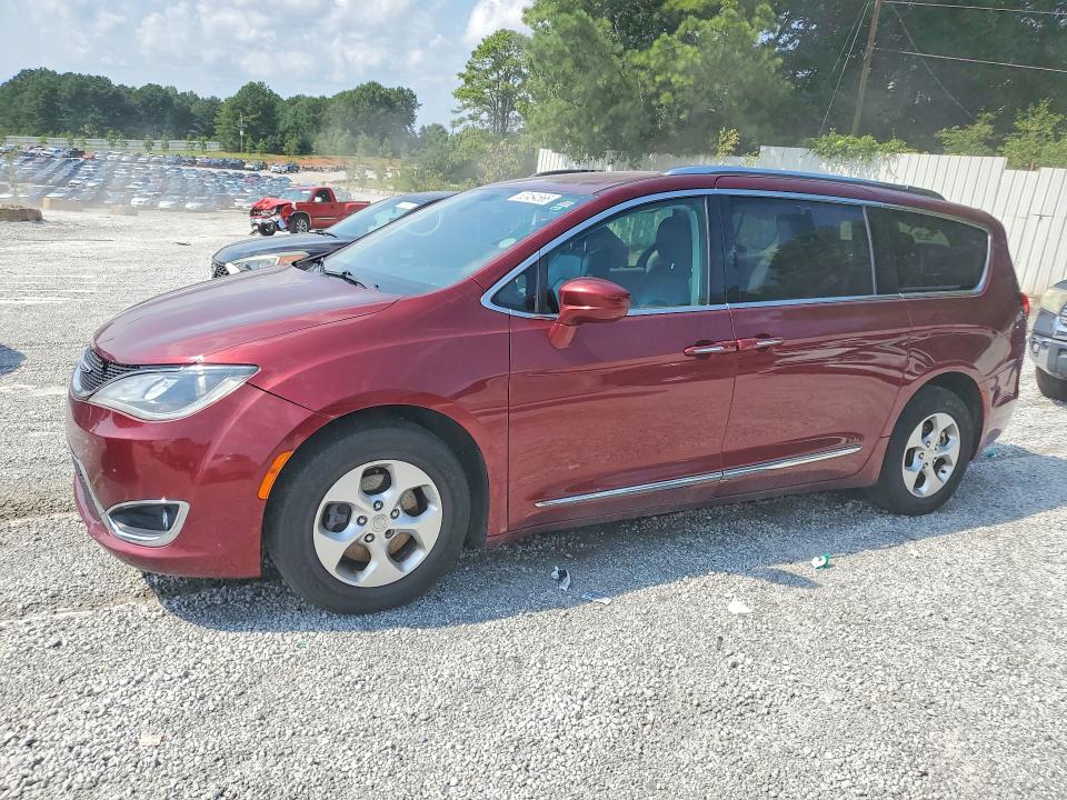 2017 Chrysler Pacifica VIN 2C4RC1EG1HR538721 COPART salvage auction — MINOR DENT/SCRATCHES, Ga - Certificate Of Title, sold $4,300 on 2026-08-26 (photo 1)