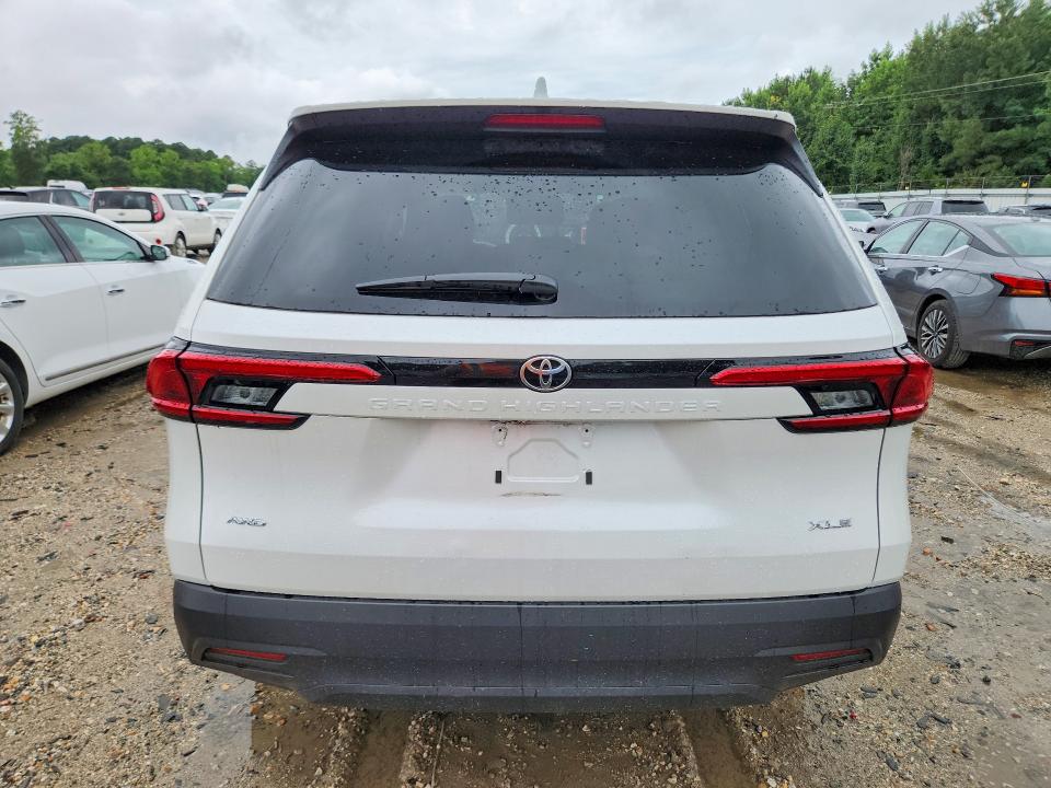2024 Toyota Highlander VIN 5TDAAAB59RS059610 COPART salvage auction — VANDALISM, Az - Cert Of Title - Salvage, sold $22,100 on 2026-07-28 (photo 6)