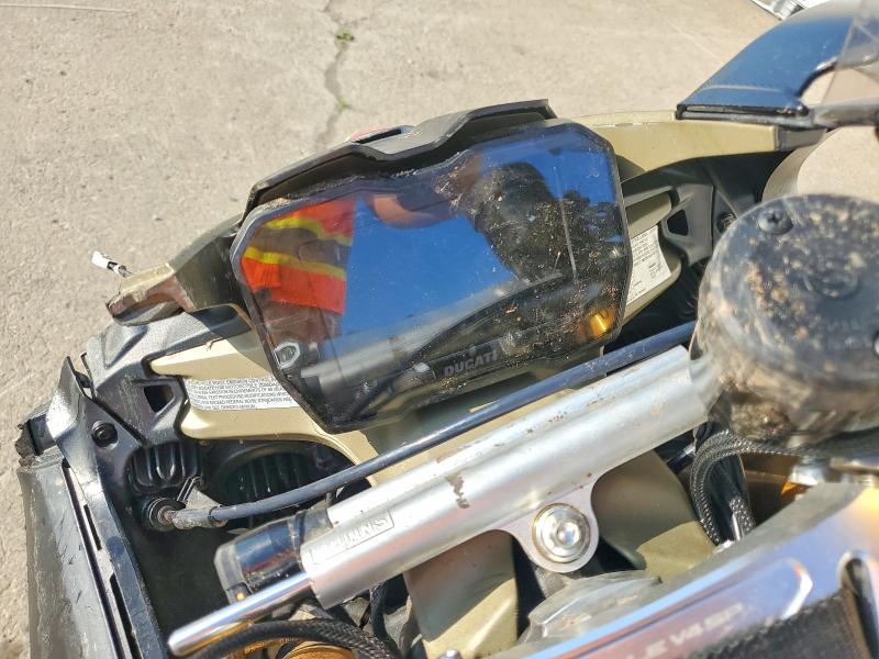 2021 Ducati Panigale VIN ZDMDAGNW4MB002112 COPART salvage auction — ROLLOVER, Mi - Scrap Certificate Of Title, sold $5,300 on 2026-08-14 (photo 7)