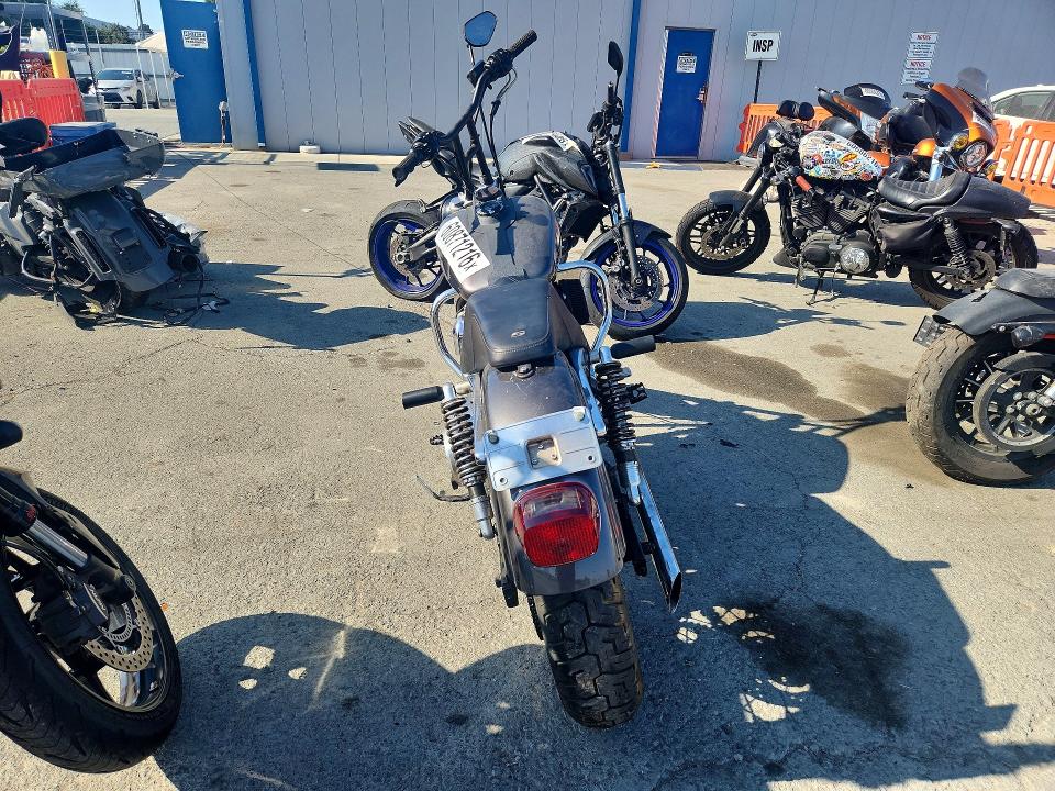 2003 Harley-davidson Fxdl VIN 1HD1GDV313K328304 COPART salvage auction — MINOR DENT/SCRATCHES, CA - SALVAGE CERTIFICATE, sold $2,500 on 2026-07-28 (photo 4)